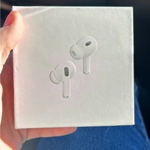 Apple AirPods Pro 2nd Gen w/ MagSafe Charging Case